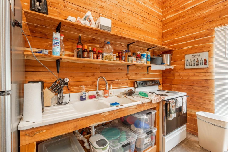 420 Business HH, Piedmont, Missouri 63957, 2 Bedrooms Bedrooms, 7 Rooms Rooms,1 BathroomBathrooms,Residential,For Sale,Business HH,MAR24046759