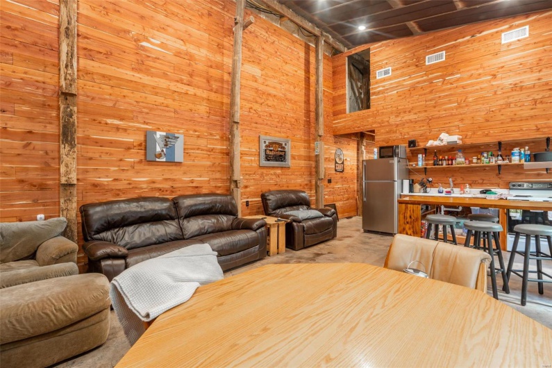 420 Business HH, Piedmont, Missouri 63957, 2 Bedrooms Bedrooms, 7 Rooms Rooms,1 BathroomBathrooms,Residential,For Sale,Business HH,MAR24046759