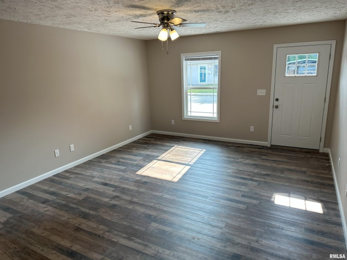 1404 Prairie Street, Marion, Illinois 62959, 0 , 0 ,0,Residential Income,For Sale,Prairie,0,RMAEB456912