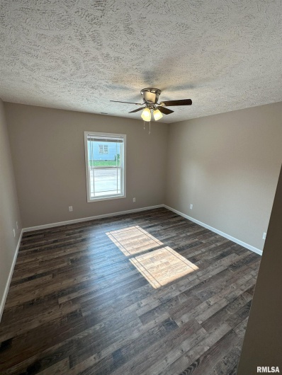 1404 Prairie Street, Marion, Illinois 62959, 0 , 0 ,0,Residential Income,For Sale,Prairie,0,RMAEB456912