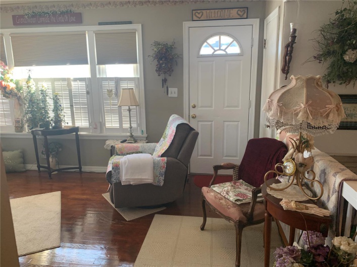 526 Ste Maries Street, Perryville, Missouri 63775, 2 Bedrooms Bedrooms, 5 Rooms Rooms,1 BathroomBathrooms,Residential,For Sale,Ste Maries,MAR25003028