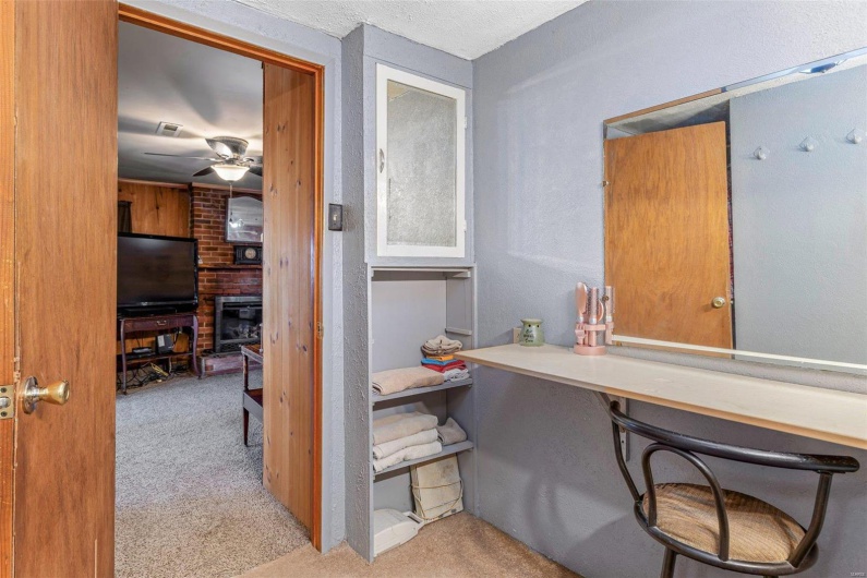 631 Columbia Drive, Bismarck, Missouri 63624, 3 Bedrooms Bedrooms, 7 Rooms Rooms,1 BathroomBathrooms,Residential,For Sale,Columbia,MAR25012146