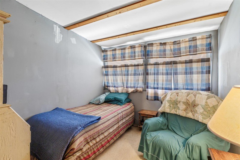 631 Columbia Drive, Bismarck, Missouri 63624, 3 Bedrooms Bedrooms, 7 Rooms Rooms,1 BathroomBathrooms,Residential,For Sale,Columbia,MAR25012146
