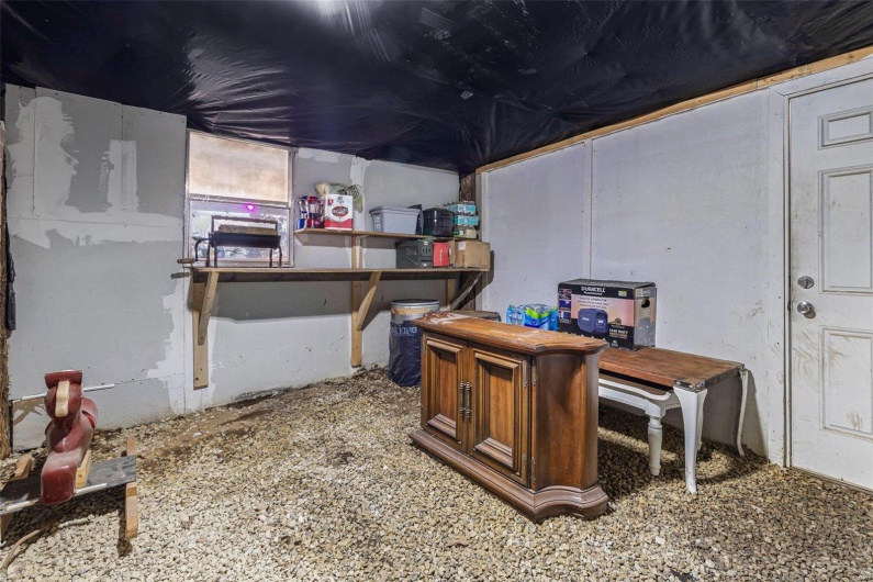 631 Columbia Drive, Bismarck, Missouri 63624, 3 Bedrooms Bedrooms, 7 Rooms Rooms,1 BathroomBathrooms,Residential,For Sale,Columbia,MAR25012146