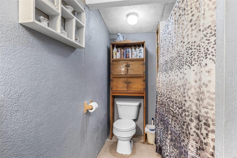 631 Columbia Drive, Bismarck, Missouri 63624, 3 Bedrooms Bedrooms, 7 Rooms Rooms,1 BathroomBathrooms,Residential,For Sale,Columbia,MAR25012146