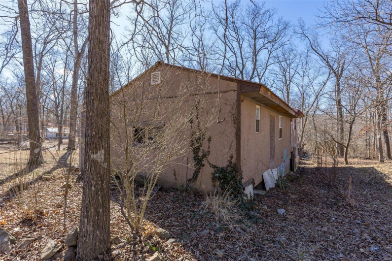 631 Columbia Drive, Bismarck, Missouri 63624, 3 Bedrooms Bedrooms, 7 Rooms Rooms,1 BathroomBathrooms,Residential,For Sale,Columbia,MAR25012146