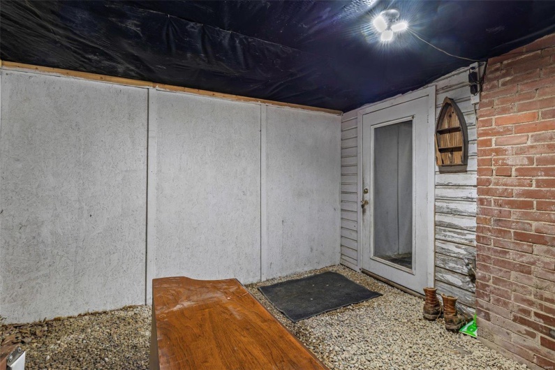631 Columbia Drive, Bismarck, Missouri 63624, 3 Bedrooms Bedrooms, 7 Rooms Rooms,1 BathroomBathrooms,Residential,For Sale,Columbia,MAR25012146