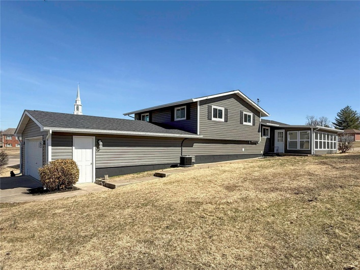 801 Grant, Desloge, Missouri 63601, 4 Bedrooms Bedrooms, 11 Rooms Rooms,3 BathroomsBathrooms,Residential,For Sale,Grant,MAR25006555