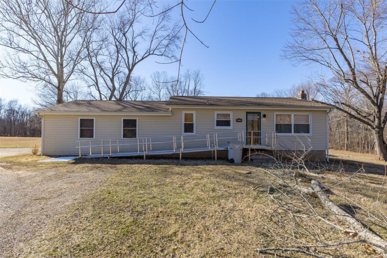 4279 EE Hwy, Farmington, Missouri 63640, 2 Bedrooms Bedrooms, 6 Rooms Rooms,1 BathroomBathrooms,Residential,For Sale,EE,MAR25011892
