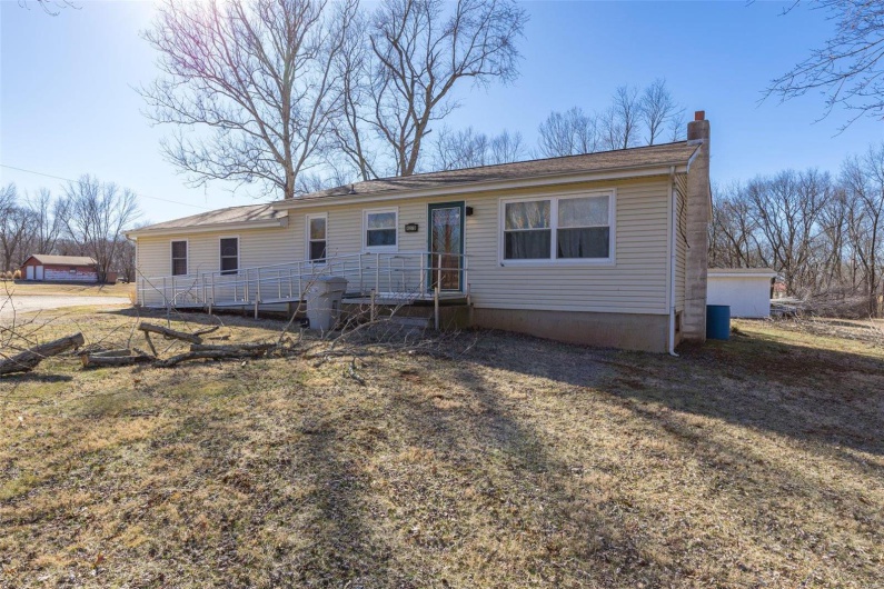 4279 EE Hwy, Farmington, Missouri 63640, 2 Bedrooms Bedrooms, 6 Rooms Rooms,1 BathroomBathrooms,Residential,For Sale,EE,MAR25011892