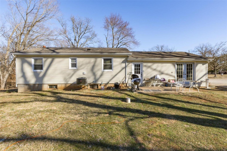 4279 EE Hwy, Farmington, Missouri 63640, 2 Bedrooms Bedrooms, 6 Rooms Rooms,1 BathroomBathrooms,Residential,For Sale,EE,MAR25011892
