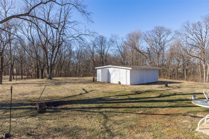 4279 EE Hwy, Farmington, Missouri 63640, 2 Bedrooms Bedrooms, 6 Rooms Rooms,1 BathroomBathrooms,Residential,For Sale,EE,MAR25011892