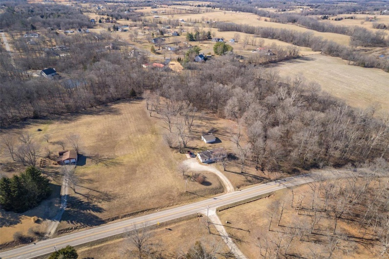 4279 EE Hwy, Farmington, Missouri 63640, 2 Bedrooms Bedrooms, 6 Rooms Rooms,1 BathroomBathrooms,Residential,For Sale,EE,MAR25011892