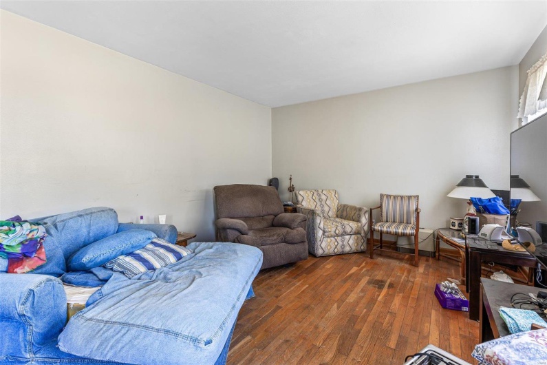 4279 EE Hwy, Farmington, Missouri 63640, 2 Bedrooms Bedrooms, 6 Rooms Rooms,1 BathroomBathrooms,Residential,For Sale,EE,MAR25011892