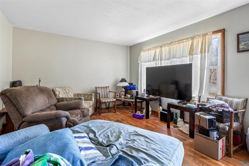 4279 EE Hwy, Farmington, Missouri 63640, 2 Bedrooms Bedrooms, 6 Rooms Rooms,1 BathroomBathrooms,Residential,For Sale,EE,MAR25011892