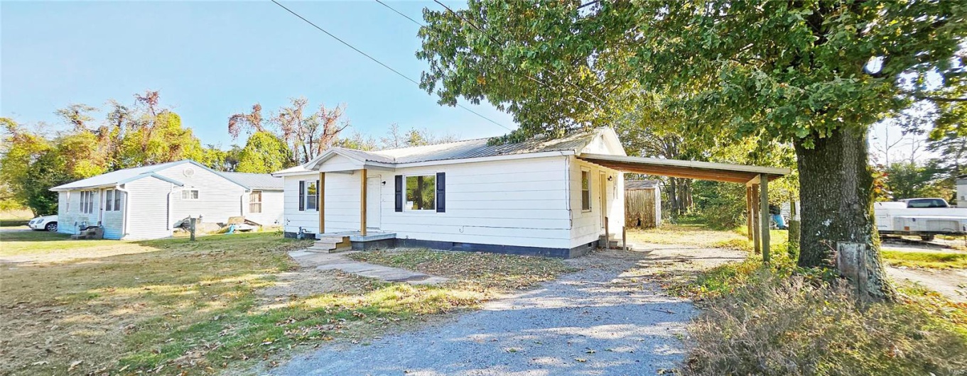 109 Falcon Lane, East Prairie, Missouri 63845, 3 Bedrooms Bedrooms, 6 Rooms Rooms,1 BathroomBathrooms,Residential,For Sale,Falcon,MAR24067574