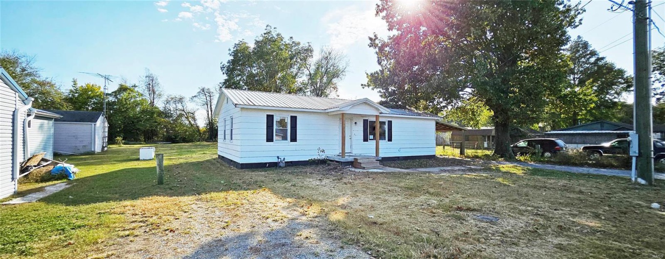 109 Falcon Lane, East Prairie, Missouri 63845, 3 Bedrooms Bedrooms, 6 Rooms Rooms,1 BathroomBathrooms,Residential,For Sale,Falcon,MAR24067574
