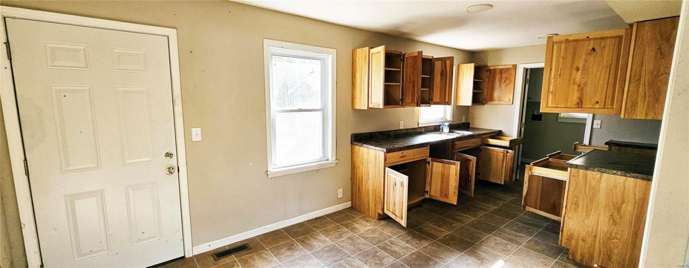 109 Falcon Lane, East Prairie, Missouri 63845, 3 Bedrooms Bedrooms, 6 Rooms Rooms,1 BathroomBathrooms,Residential,For Sale,Falcon,MAR24067574
