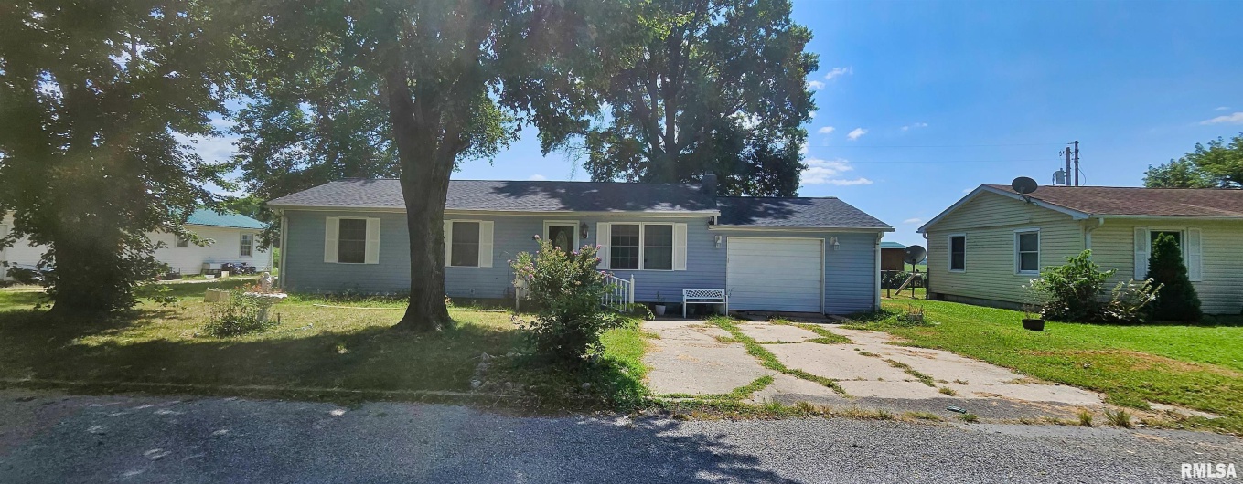93 SEMINOLE Street, McClure, Illinois 62957, 3 Bedrooms Bedrooms, 0 ,1 BathroomBathrooms,Residential,For Sale,SEMINOLE,0,RMAEB454831