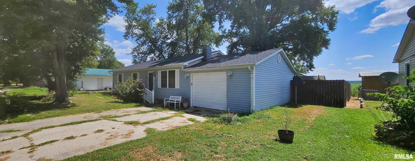 93 SEMINOLE Street, McClure, Illinois 62957, 3 Bedrooms Bedrooms, 0 ,1 BathroomBathrooms,Residential,For Sale,SEMINOLE,0,RMAEB454831