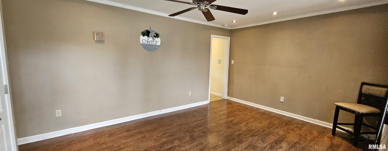 93 SEMINOLE Street, McClure, Illinois 62957, 3 Bedrooms Bedrooms, 0 ,1 BathroomBathrooms,Residential,For Sale,SEMINOLE,0,RMAEB454831