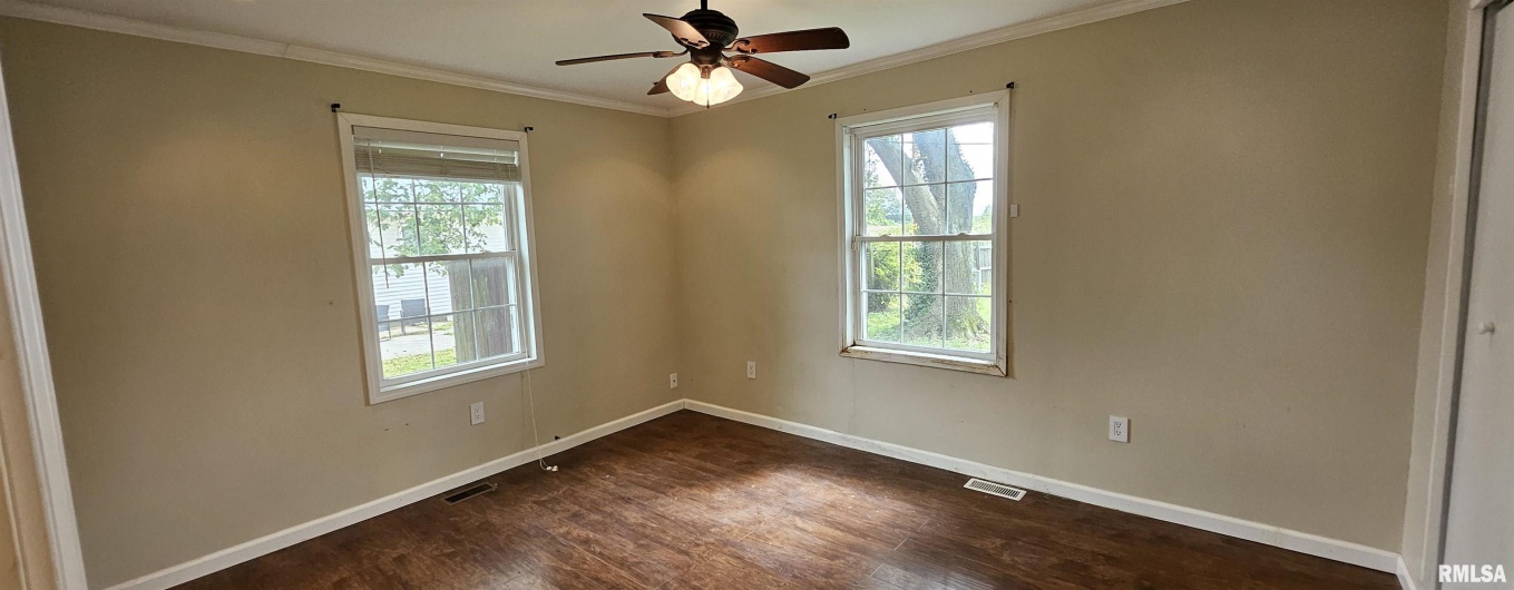 93 SEMINOLE Street, McClure, Illinois 62957, 3 Bedrooms Bedrooms, 0 ,1 BathroomBathrooms,Residential,For Sale,SEMINOLE,0,RMAEB454831