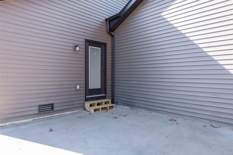 242 Mont Rouge, Bonne Terre, Missouri 63628, 2 Bedrooms Bedrooms, 3 Rooms Rooms,1 BathroomBathrooms,Residential,For Sale,Mont Rouge,MAR25010380