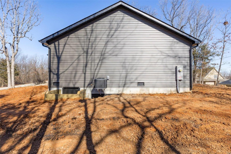 242 Mont Rouge, Bonne Terre, Missouri 63628, 2 Bedrooms Bedrooms, 3 Rooms Rooms,1 BathroomBathrooms,Residential,For Sale,Mont Rouge,MAR25010380