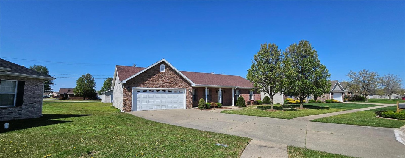 1140 Daffodil Drive, Sikeston, Missouri 63801, 3 Bedrooms Bedrooms, 7 Rooms Rooms,2 BathroomsBathrooms,Residential,For Sale,Daffodil,MAR25012361