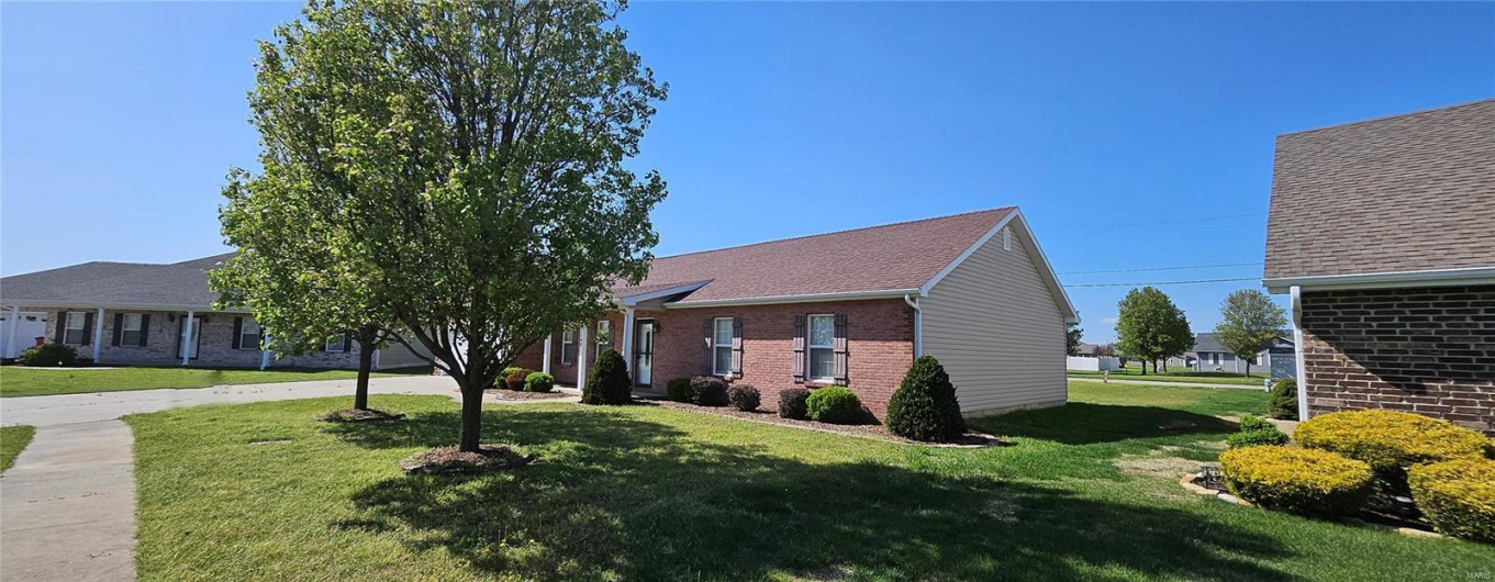 1140 Daffodil Drive, Sikeston, Missouri 63801, 3 Bedrooms Bedrooms, 7 Rooms Rooms,2 BathroomsBathrooms,Residential,For Sale,Daffodil,MAR25012361