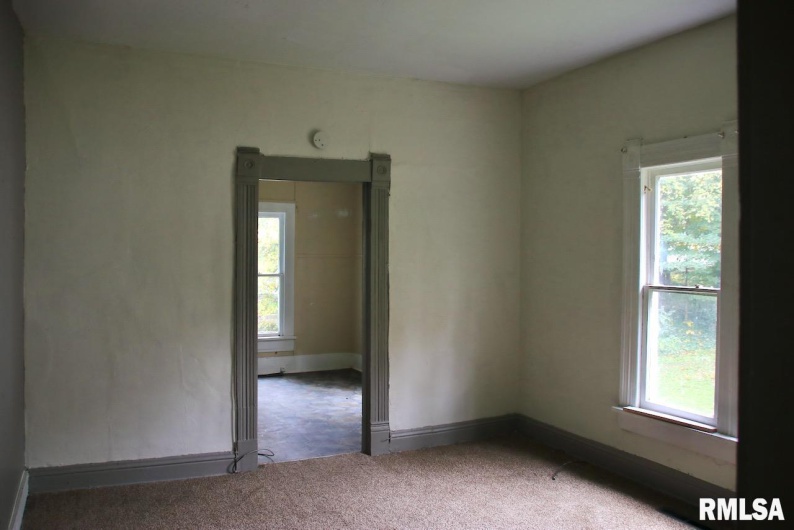 403 ELM Street, Carbondale, Illinois 62901, 0 , 0 ,0,Residential Income,For Sale,ELM,0,RMAEB452089