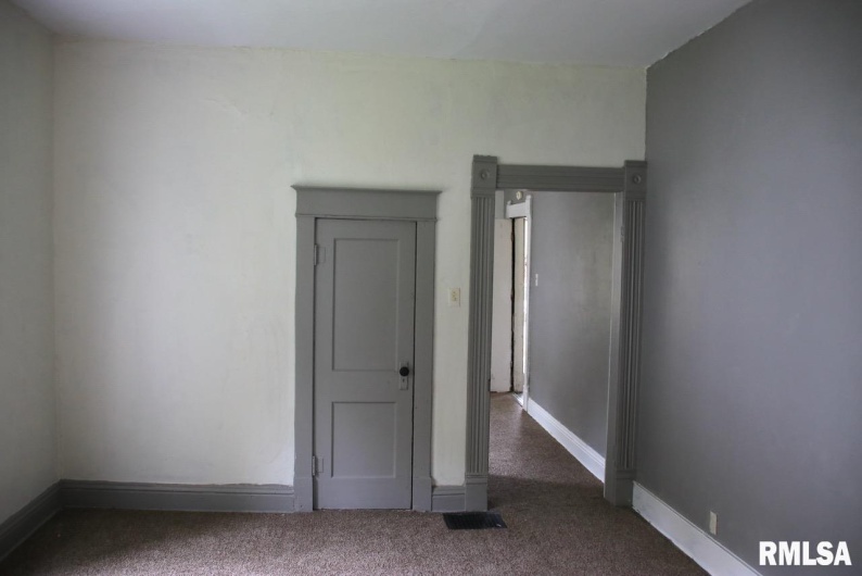 403 ELM Street, Carbondale, Illinois 62901, 0 , 0 ,0,Residential Income,For Sale,ELM,0,RMAEB452089