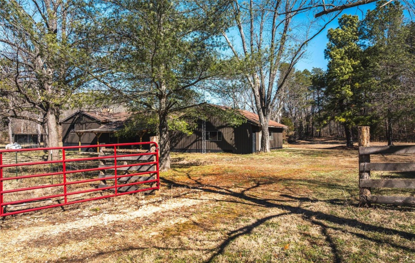 1885 Wayne Co 371, Piedmont, Missouri 63957, 6 Bedrooms Bedrooms, 8 Rooms Rooms,2 BathroomsBathrooms,Farm,For Sale,Wayne Co 371,MAR25012379