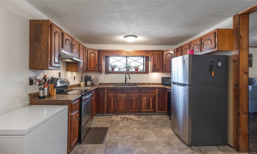 1885 Wayne Co 371, Piedmont, Missouri 63957, 6 Bedrooms Bedrooms, 8 Rooms Rooms,2 BathroomsBathrooms,Farm,For Sale,Wayne Co 371,MAR25012379