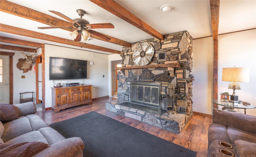 1885 Wayne Co 371, Piedmont, Missouri 63957, 6 Bedrooms Bedrooms, 8 Rooms Rooms,2 BathroomsBathrooms,Farm,For Sale,Wayne Co 371,MAR25012379