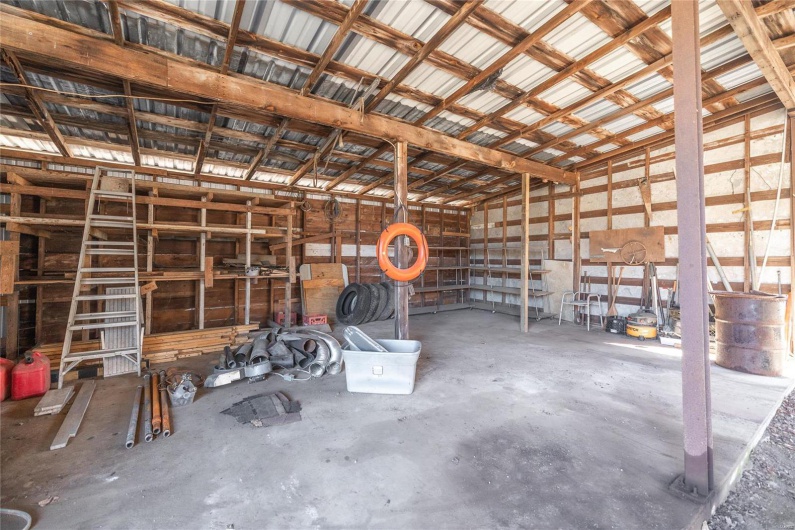 1885 Wayne Co 371, Piedmont, Missouri 63957, 6 Bedrooms Bedrooms, 8 Rooms Rooms,2 BathroomsBathrooms,Farm,For Sale,Wayne Co 371,MAR25012379