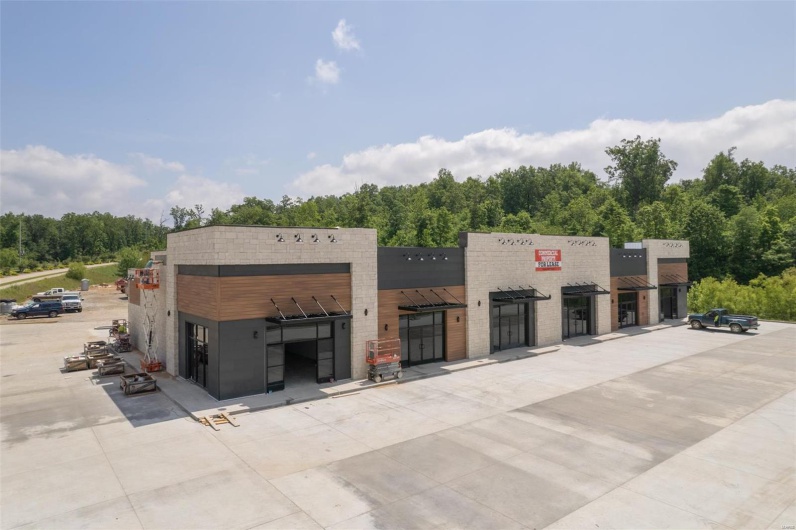2000 Shelby Road, Poplar Bluff, Missouri 63901, ,Commercial Lease,For Sale,Shelby,MAR23048846