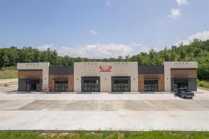 2000 Shelby Road, Poplar Bluff, Missouri 63901, ,Commercial Lease,For Sale,Shelby,MAR23048846
