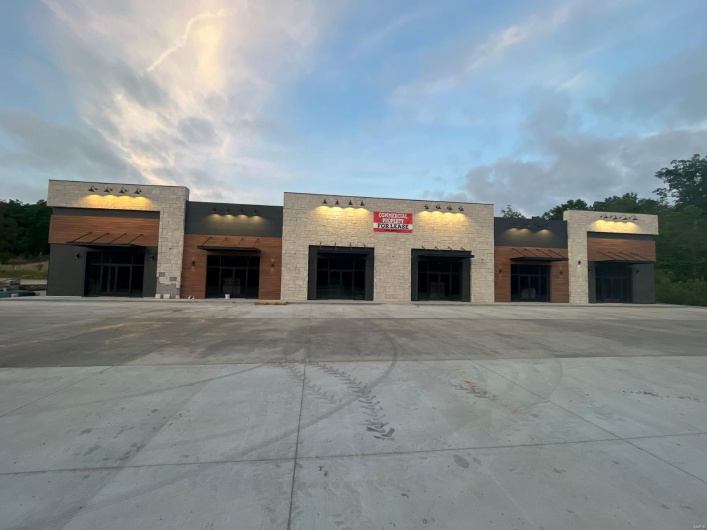 2000 Shelby Road, Poplar Bluff, Missouri 63901, ,Commercial Lease,For Sale,Shelby,MAR23048846