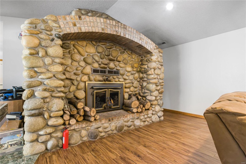 1321 Madison 203, Fredericktown, Missouri 63645, 3 Bedrooms Bedrooms, 7 Rooms Rooms,2 BathroomsBathrooms,Residential,For Sale,Madison 203,MAR24075447