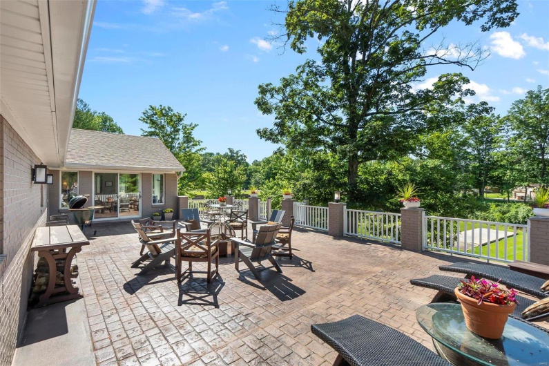 298 Garnet Lane, Cape Girardeau, Missouri 63701, 5 Bedrooms Bedrooms, 16 Rooms Rooms,4 BathroomsBathrooms,Residential,For Sale,Garnet,MAR25012396
