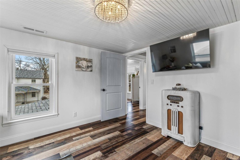 996 Market Street, Ste Genevieve, Missouri 63670, 1 Bedroom Bedrooms, 10 Rooms Rooms,1 BathroomBathrooms,Residential,For Sale,Market,MAR25012575