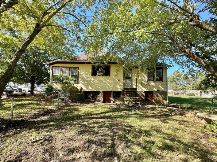 220 Louise Street, Bonne Terre, Missouri 63628, 2 Bedrooms Bedrooms, 5 Rooms Rooms,1 BathroomBathrooms,Residential,For Sale,Louise,MAR24055354