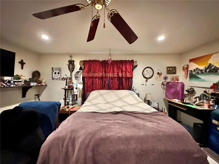 Bedroom with ceiling fan