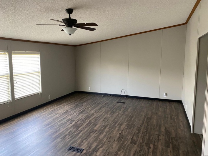 10374 Highway 60, Poplar Bluff, Missouri 63901, 3 Bedrooms Bedrooms, 8 Rooms Rooms,2 BathroomsBathrooms,Farm,For Sale,Highway 60,MAR23048173