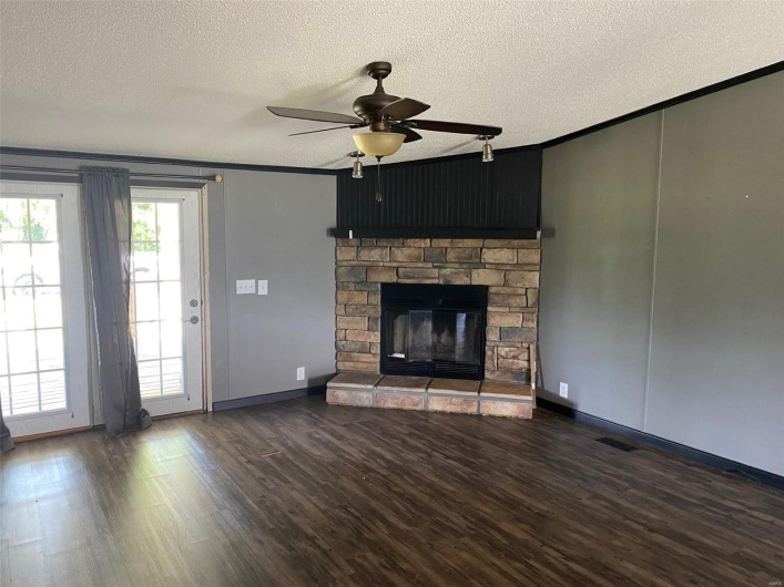 10374 Highway 60, Poplar Bluff, Missouri 63901, 3 Bedrooms Bedrooms, 8 Rooms Rooms,2 BathroomsBathrooms,Farm,For Sale,Highway 60,MAR23048173