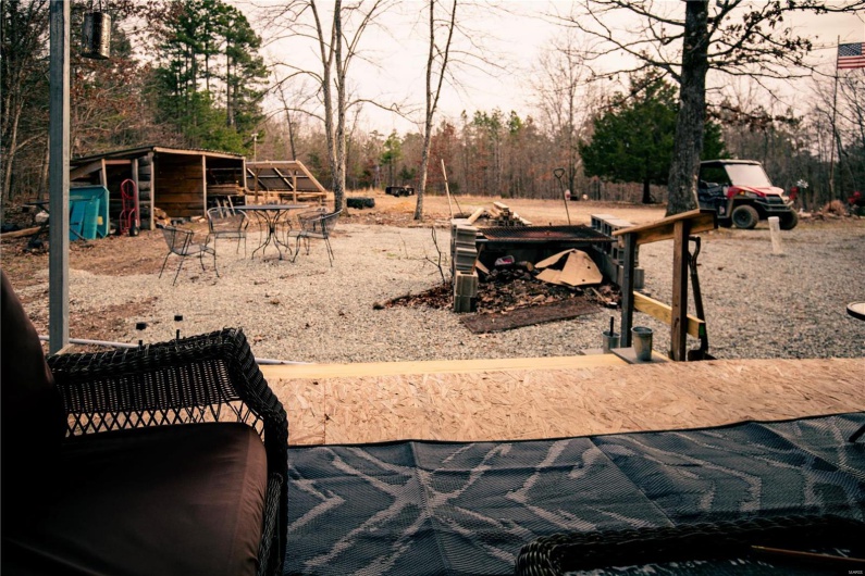 View of yard with an outbuilding