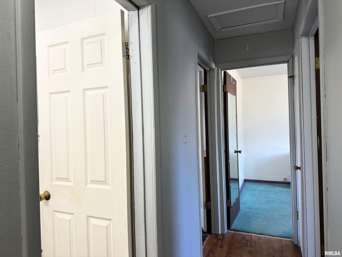 909 6TH Street, Murphysboro, Illinois 62966, 3 Bedrooms Bedrooms, 0 ,1 BathroomBathrooms,Residential,For Sale,6TH,0,RMAEB456976