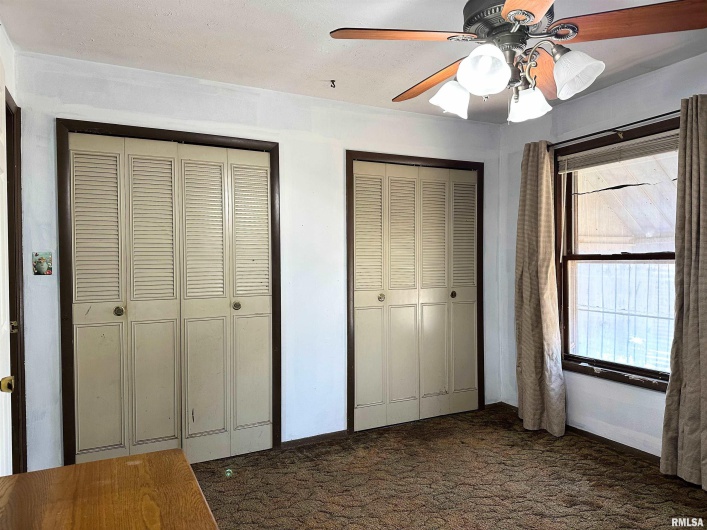 909 6TH Street, Murphysboro, Illinois 62966, 3 Bedrooms Bedrooms, 0 ,1 BathroomBathrooms,Residential,For Sale,6TH,0,RMAEB456976