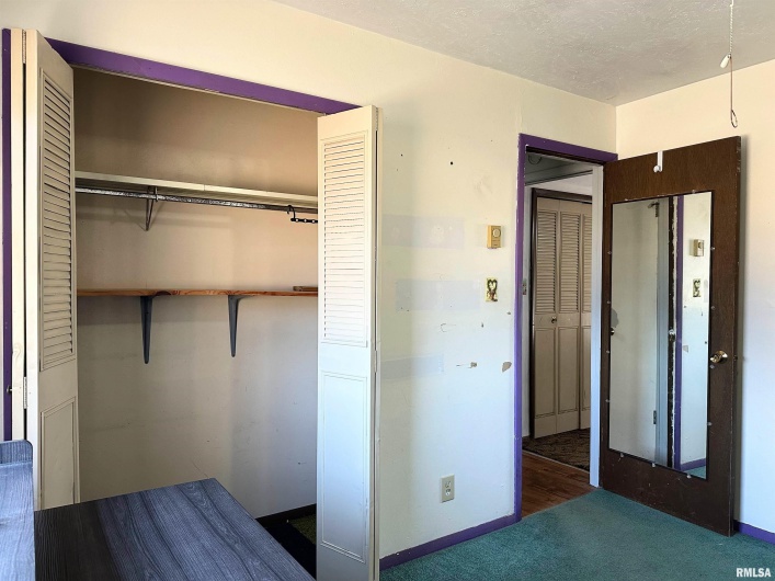 909 6TH Street, Murphysboro, Illinois 62966, 3 Bedrooms Bedrooms, 0 ,1 BathroomBathrooms,Residential,For Sale,6TH,0,RMAEB456976